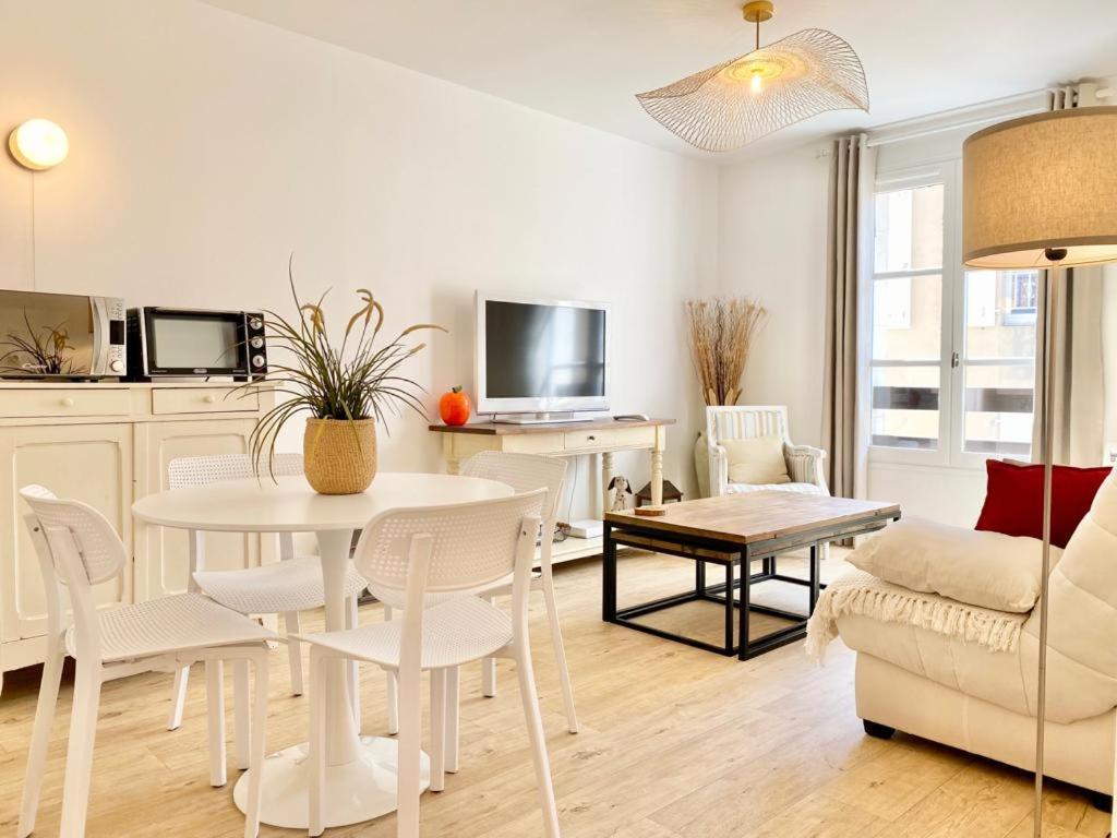 Appartement Elegant Avec Vue Sur Le Port Saint-Martin-de-Re Bagian luar foto